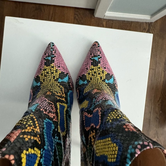 Steve Madden Style Halena Bright Multi Size 7 1/2 Stiletto Boots - Picture 5 of 7